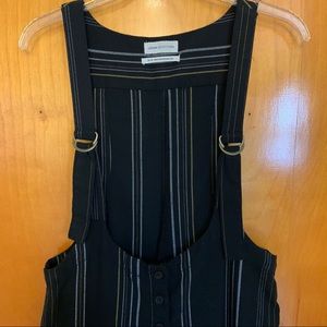 Urban Outfitters Size Medium Overalls/Jumpsuit